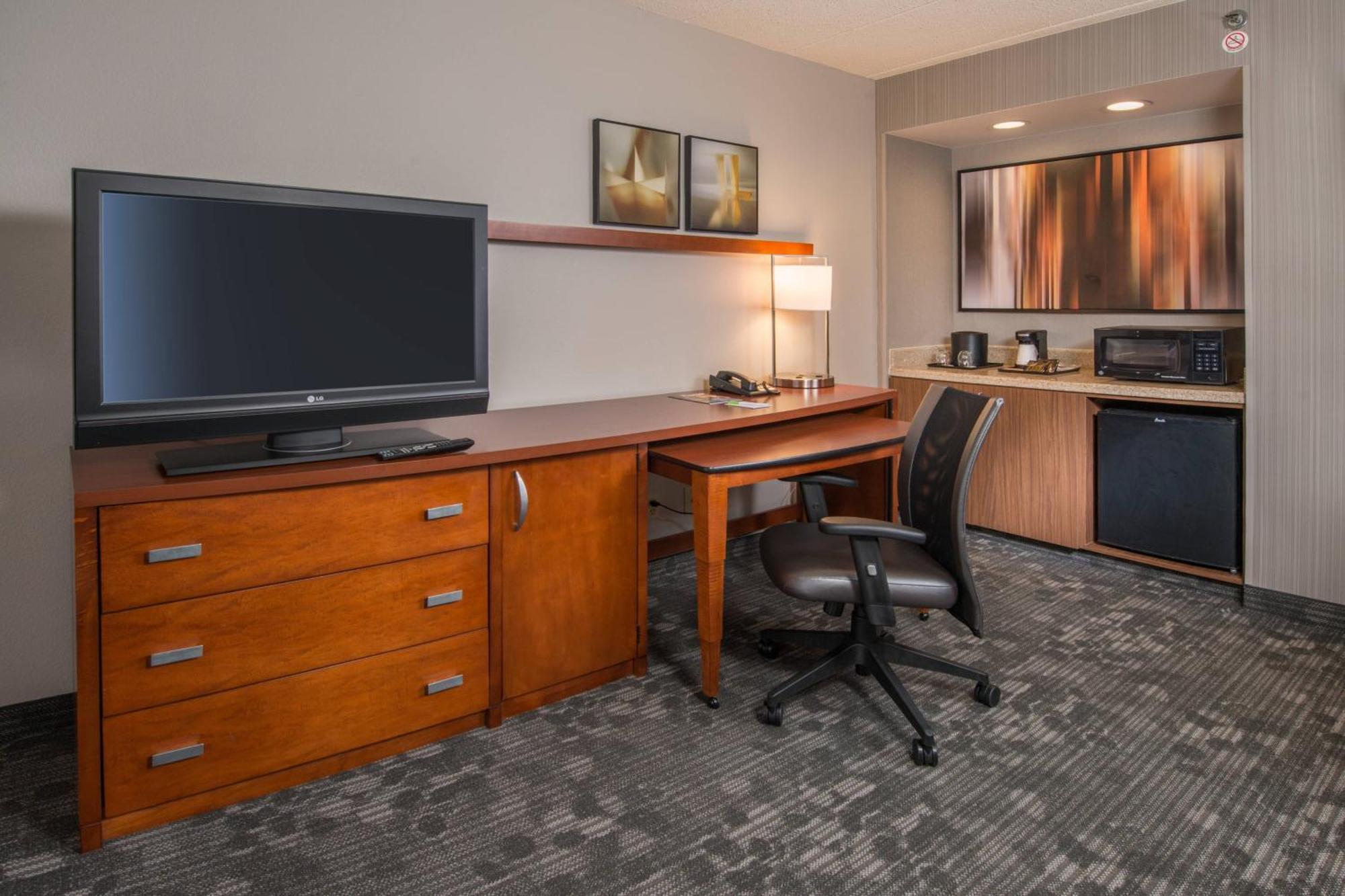 Hotel Courtyard By Marriott Fairfax Fair Oaks Exterior foto